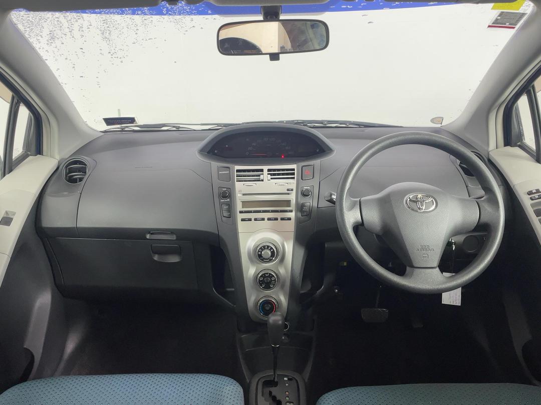 Photo '17' of Toyota Vitz