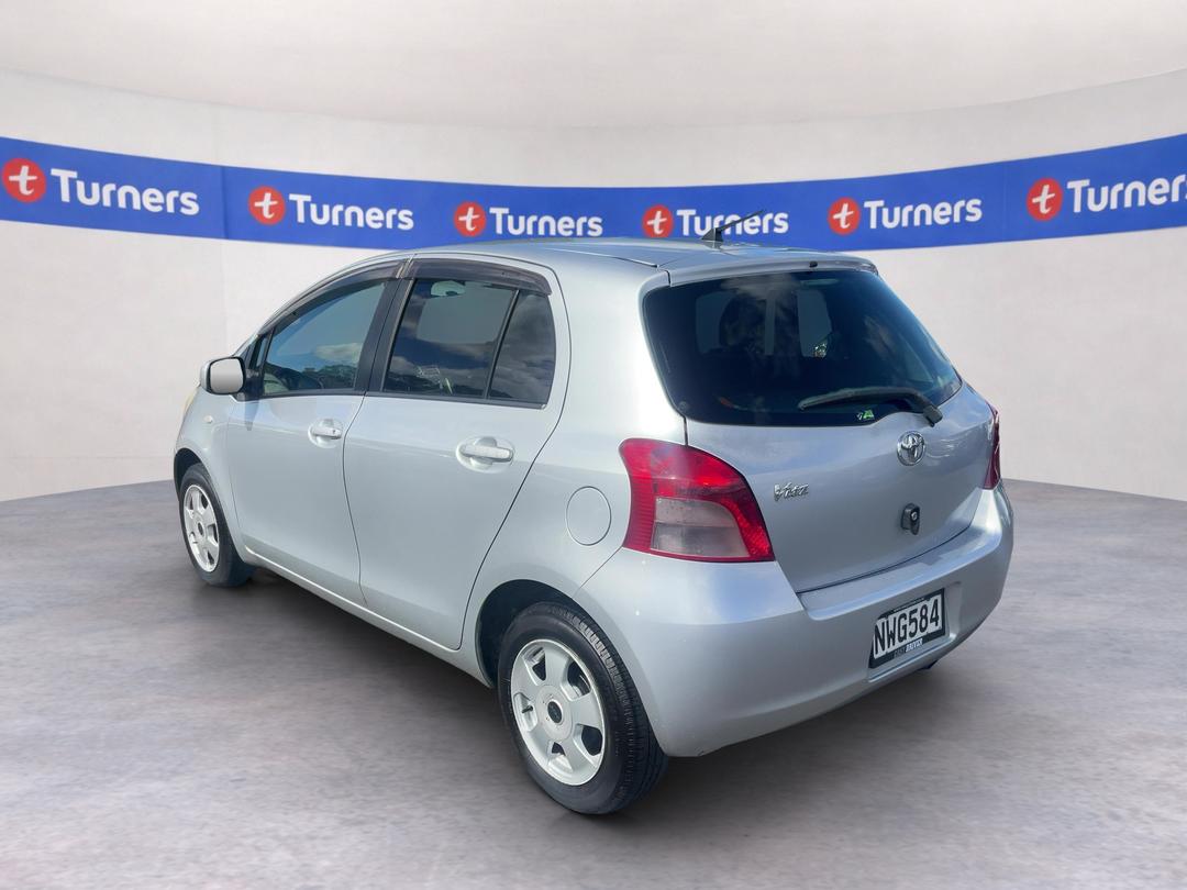 Photo '5' of Toyota Vitz Photo '5' of Toyota Vitz
