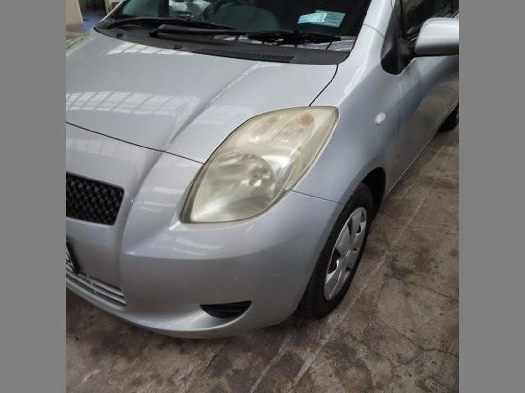 Photo '3' of Toyota Vitz Photo '3' of Toyota Vitz