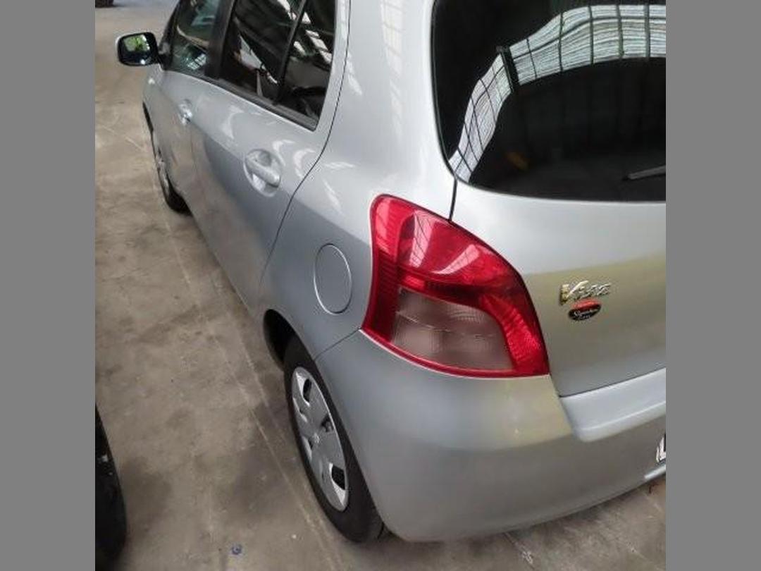 Photo '4' of Toyota Vitz Photo '4' of Toyota Vitz