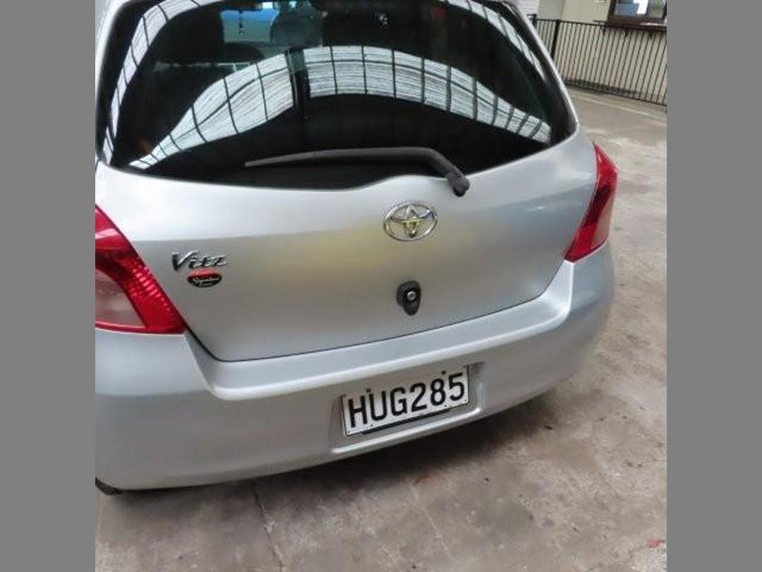 Photo '5' of Toyota Vitz Photo '5' of Toyota Vitz