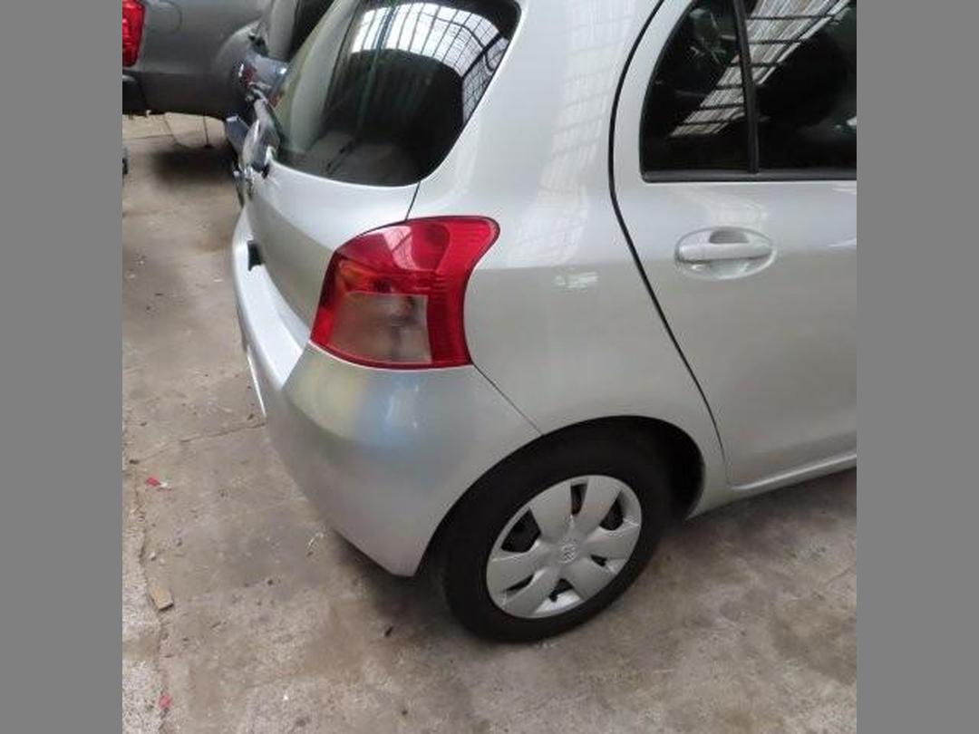 Photo '10' of Toyota Vitz Photo '10' of Toyota Vitz