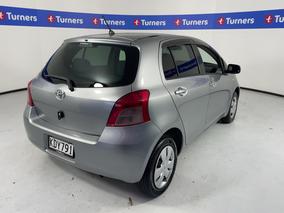 Photo '7' of Toyota Vitz