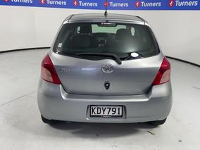 Photo '6' of Toyota Vitz