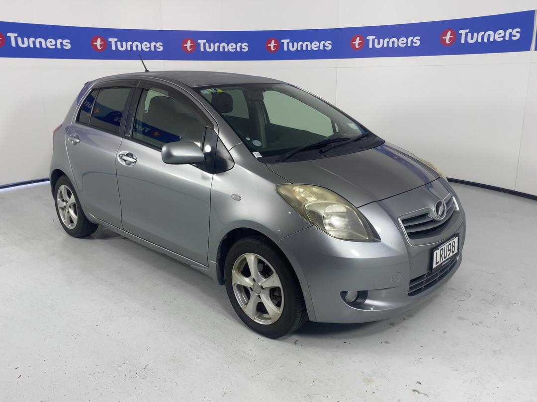 Photo '1' of Toyota Vitz