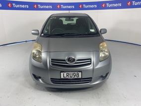 Photo '2' of Toyota Vitz