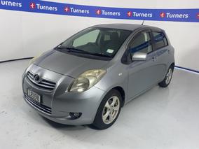 Photo '4' of Toyota Vitz