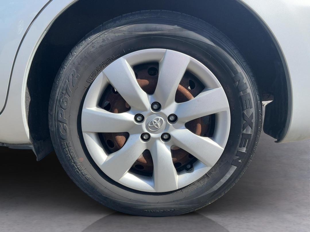 Photo '11' of Toyota Wish