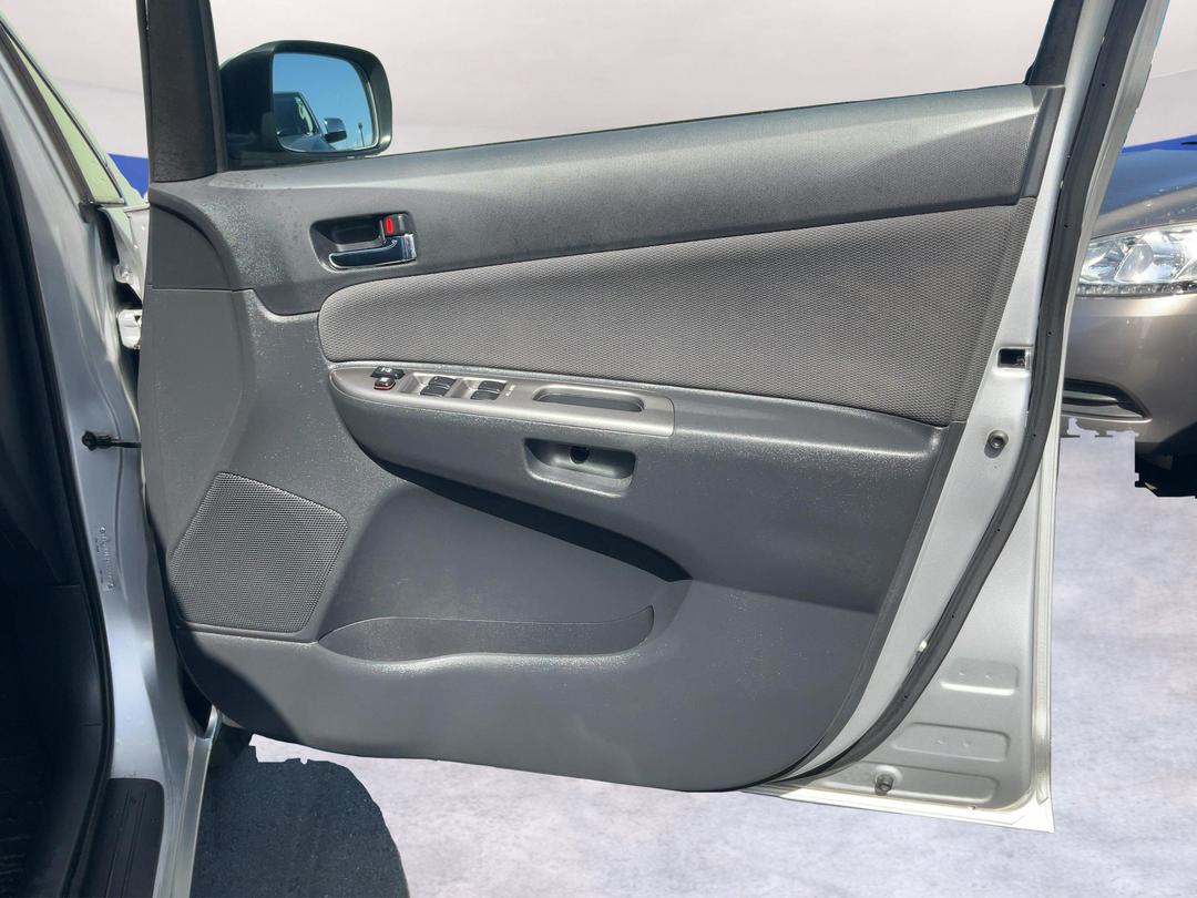Photo '15' of Toyota Wish