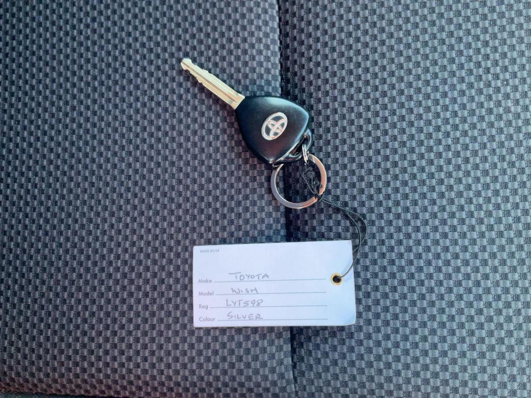 Photo '22' of Toyota Wish