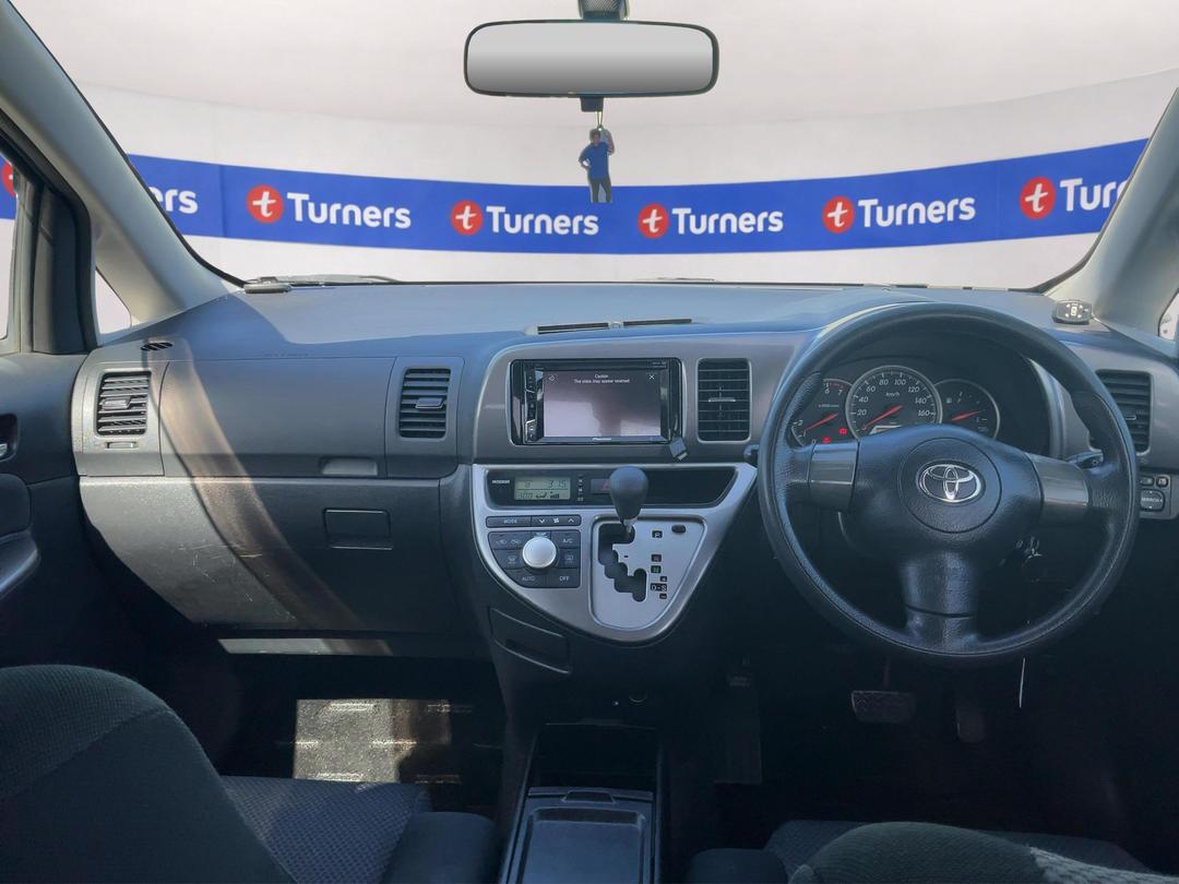 Photo '17' of Toyota Wish