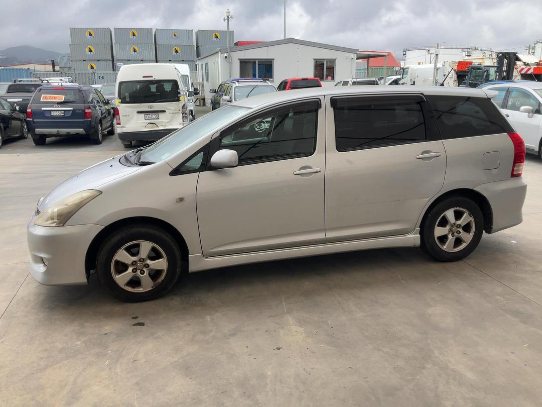 Photo '4' of Toyota Wish