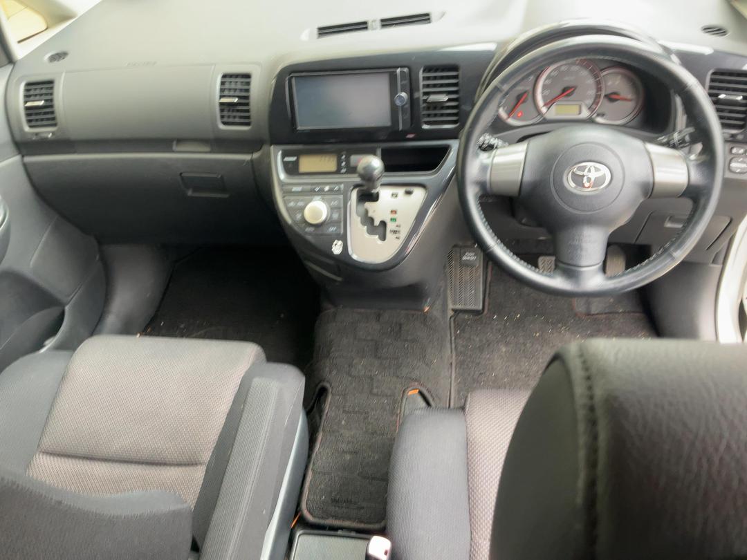 Photo '13' of Toyota Wish