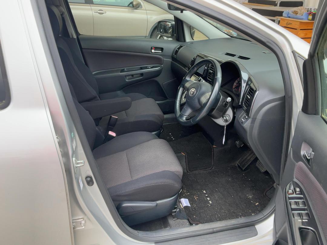 Photo '15' of Toyota Wish