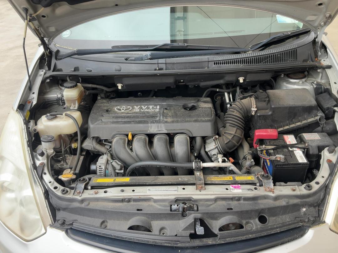 Photo '18' of Toyota Wish