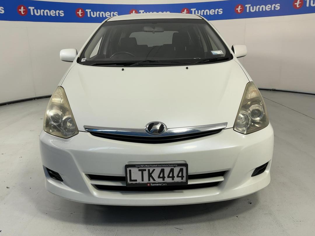 Photo '2' of Toyota Wish
