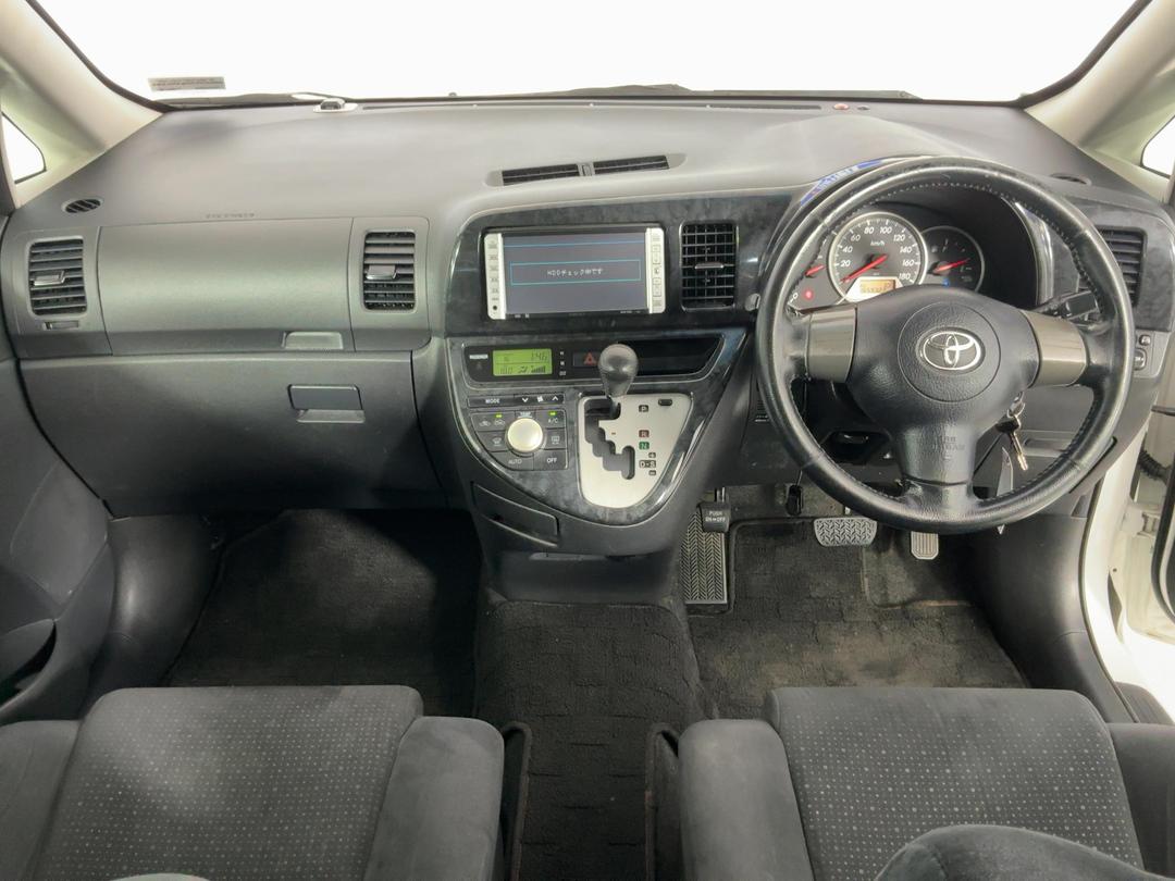 Photo '17' of Toyota Wish