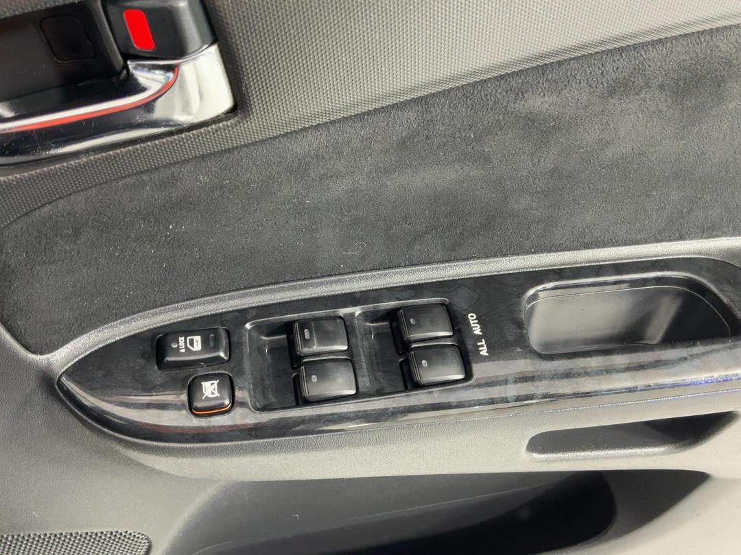 Photo '23' of Toyota Wish