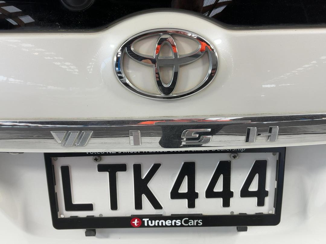 Photo '26' of Toyota Wish