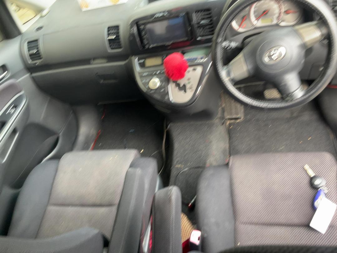 Photo '16' of Toyota Wish Photo '16' of Toyota Wish