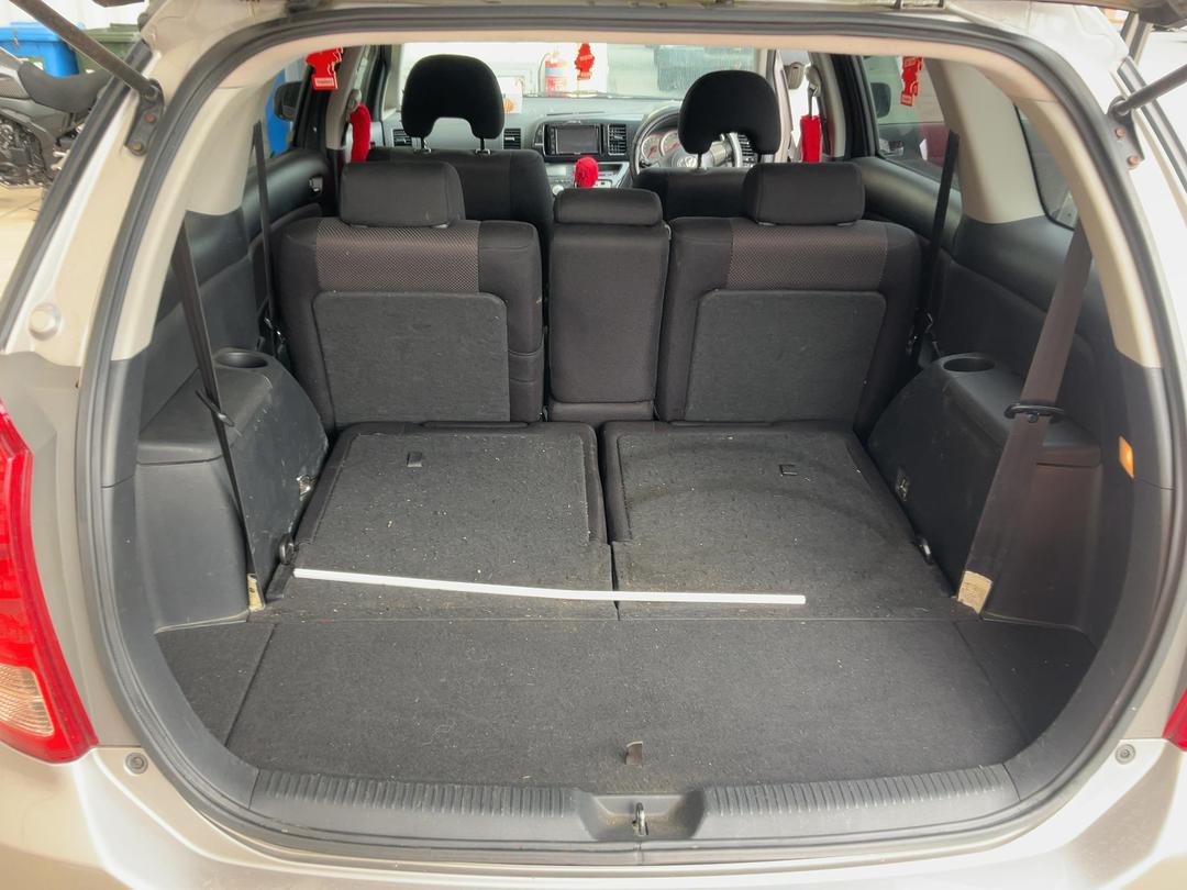 Photo '20' of Toyota Wish Photo '20' of Toyota Wish