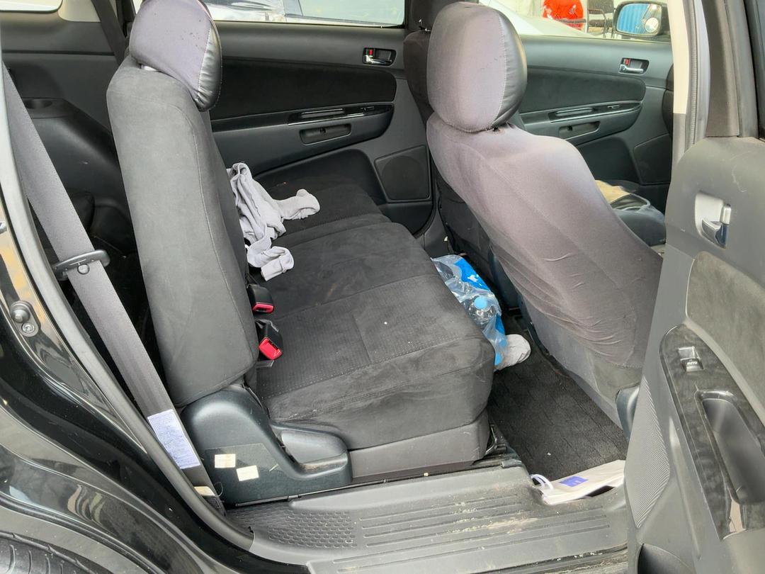 Photo '19' of Toyota Wish Photo '19' of Toyota Wish