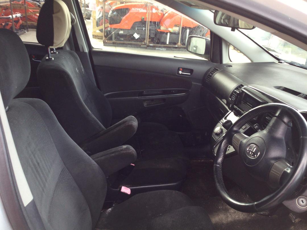 Photo '13' of Toyota Wish