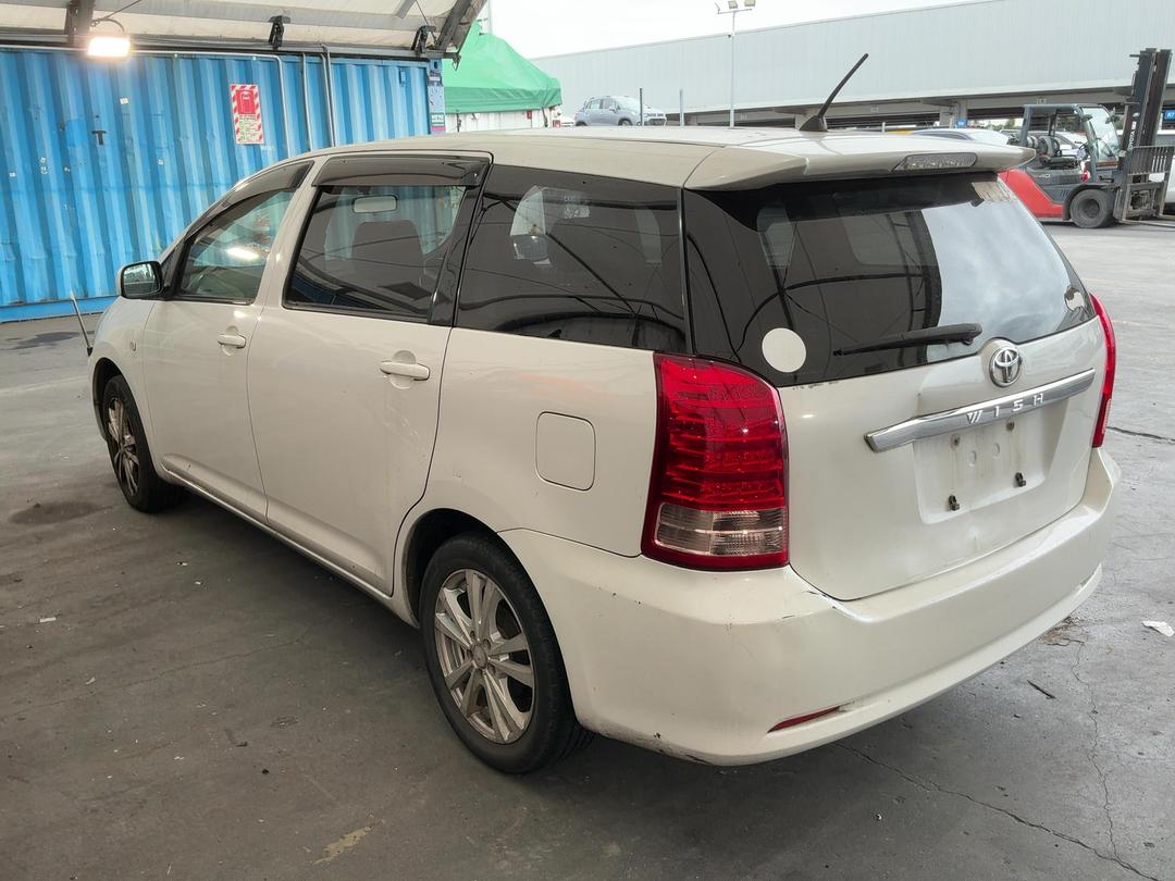 Photo '13' of Toyota Wish