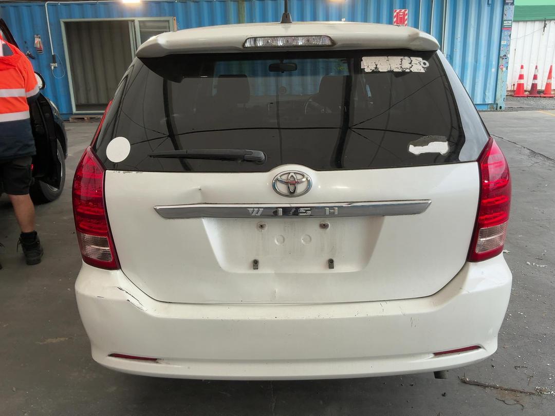 Photo '14' of Toyota Wish