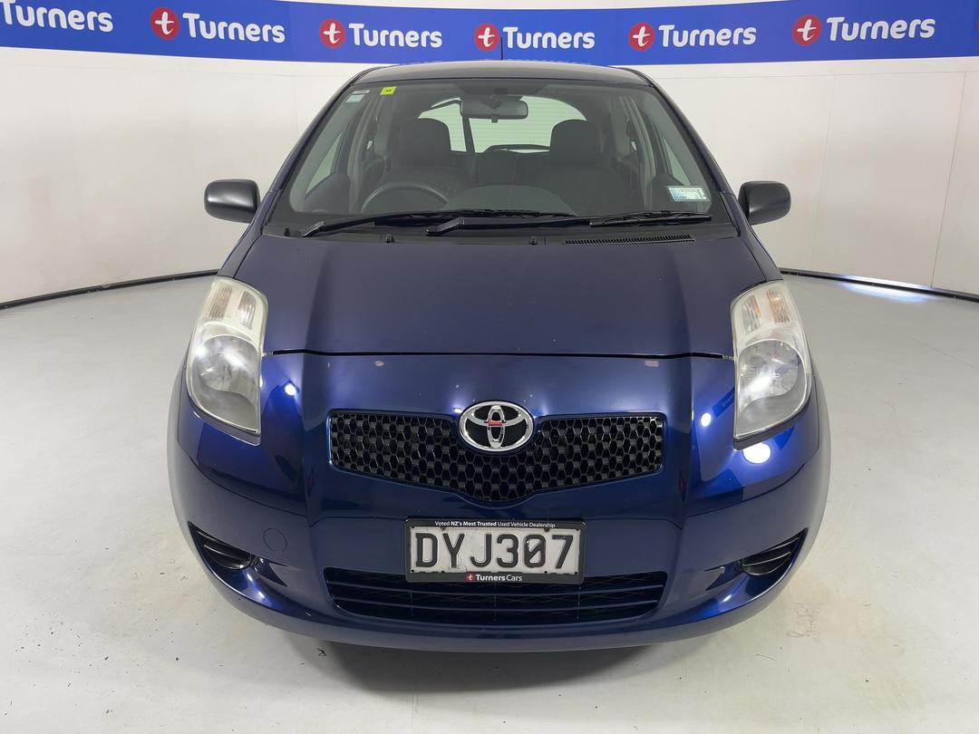 Photo '2' of Toyota Yaris