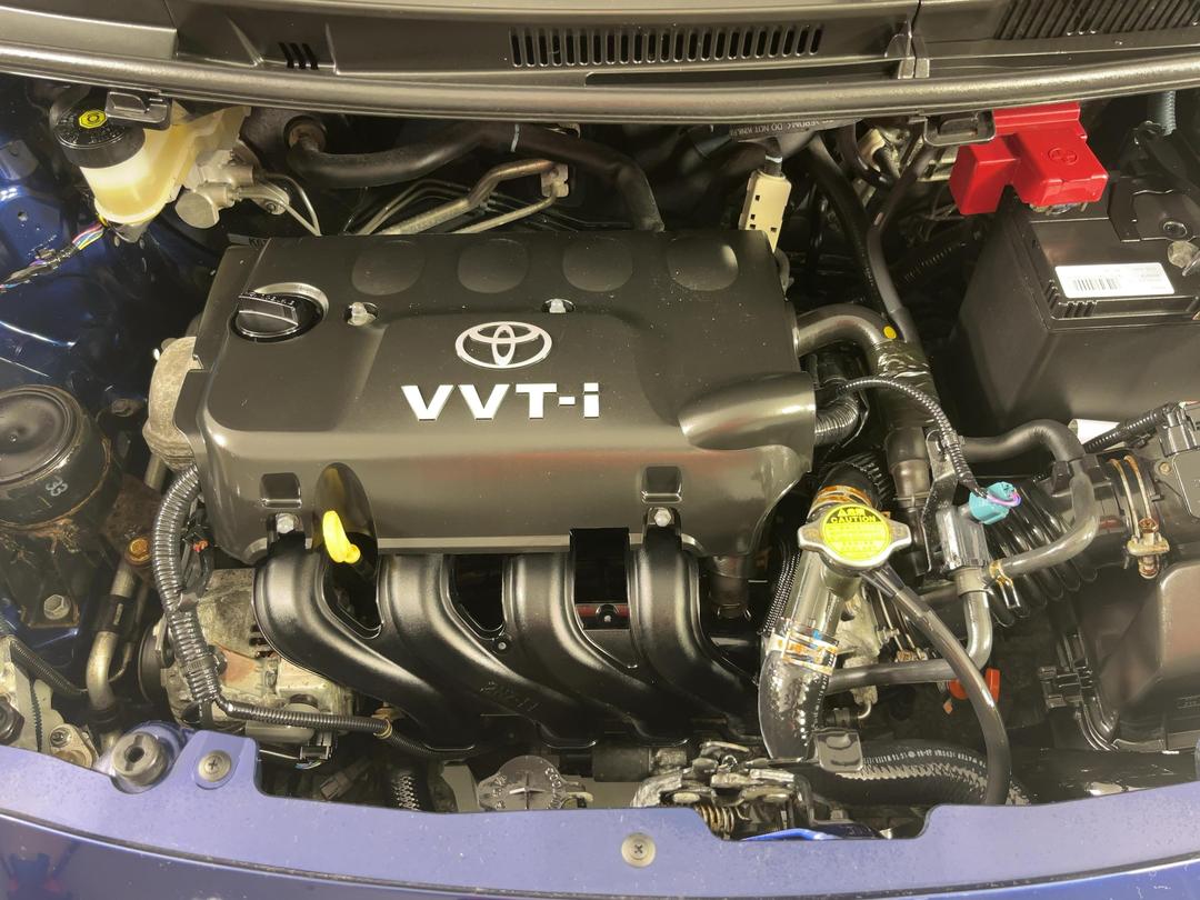 Photo '13' of Toyota Yaris