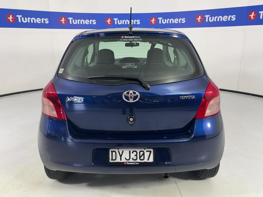 Photo '6' of Toyota Yaris