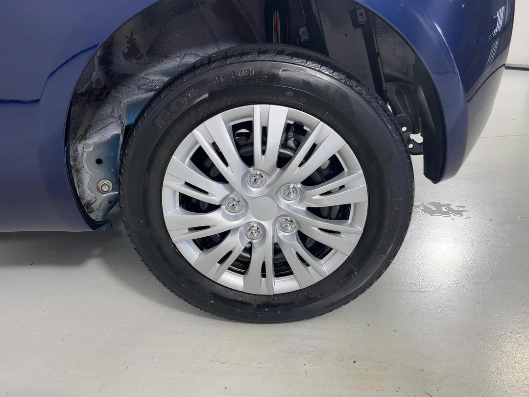 Photo '11' of Toyota Yaris