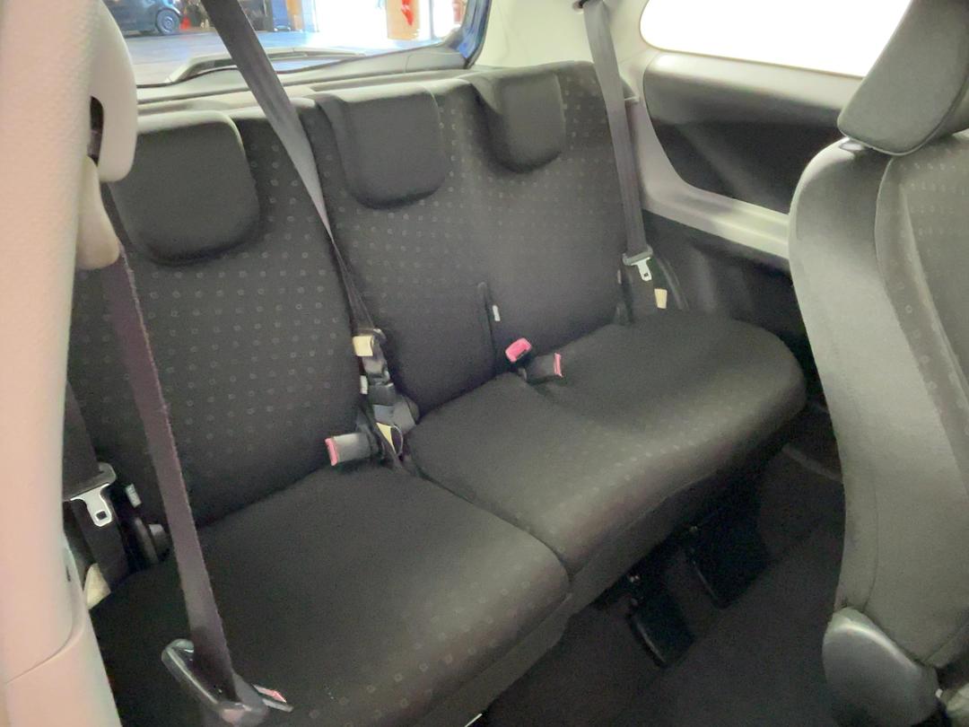 Photo '19' of Toyota Yaris