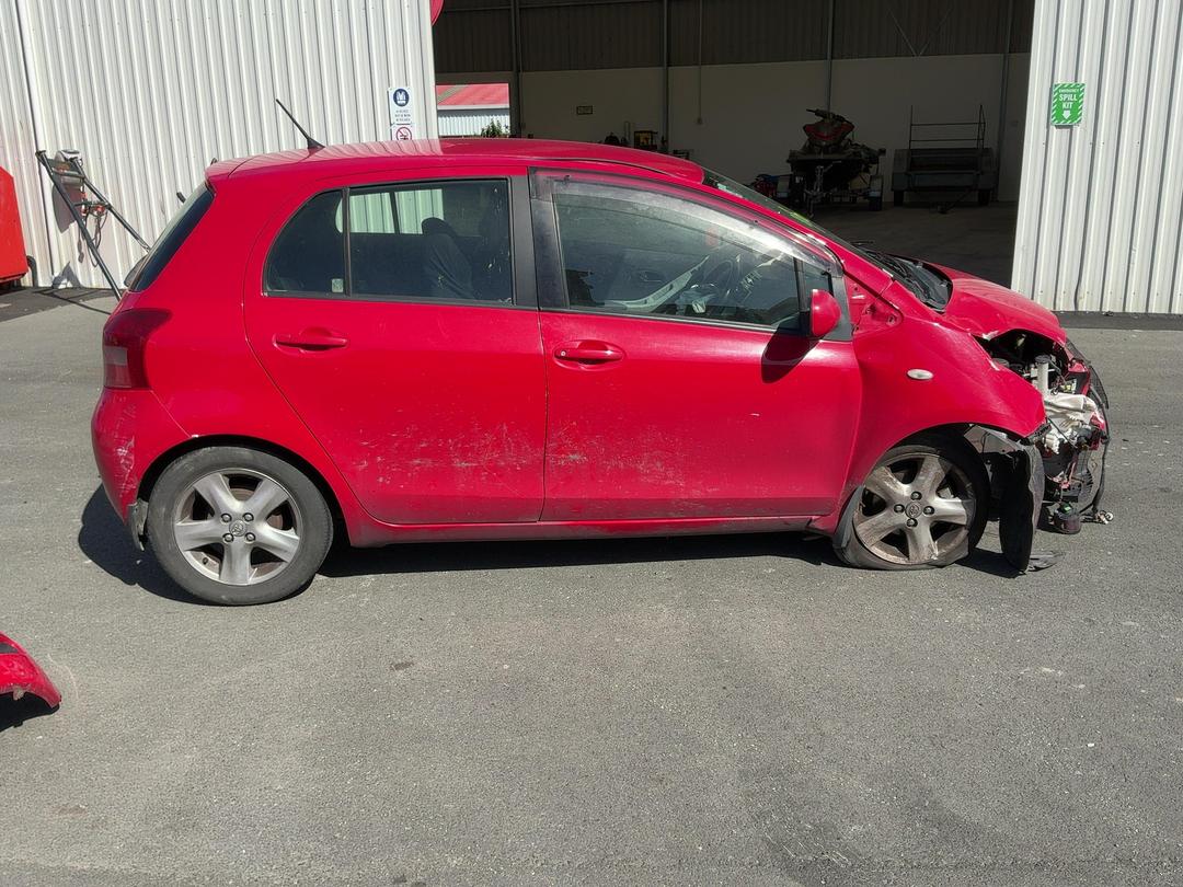 Photo '8' of Toyota Yaris Photo '8' of Toyota Yaris