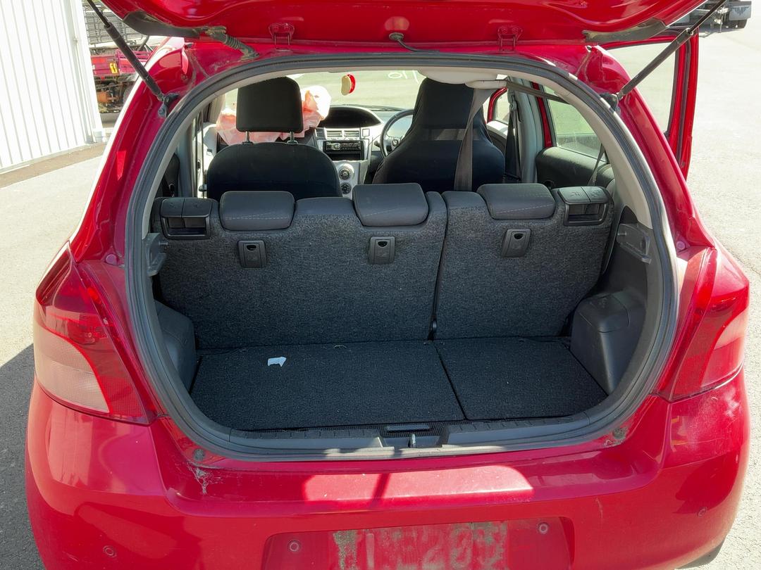 Photo '13' of Toyota Yaris Photo '13' of Toyota Yaris