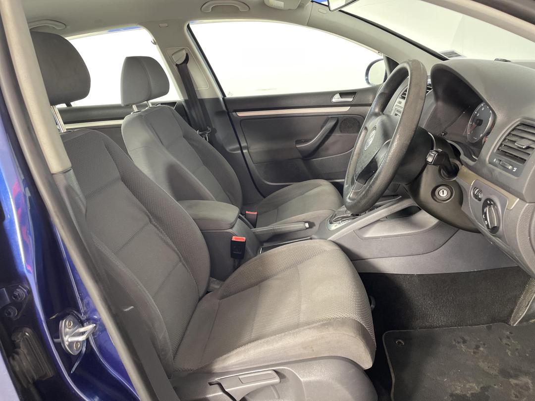 Photo '16' of Volkswagen Golf