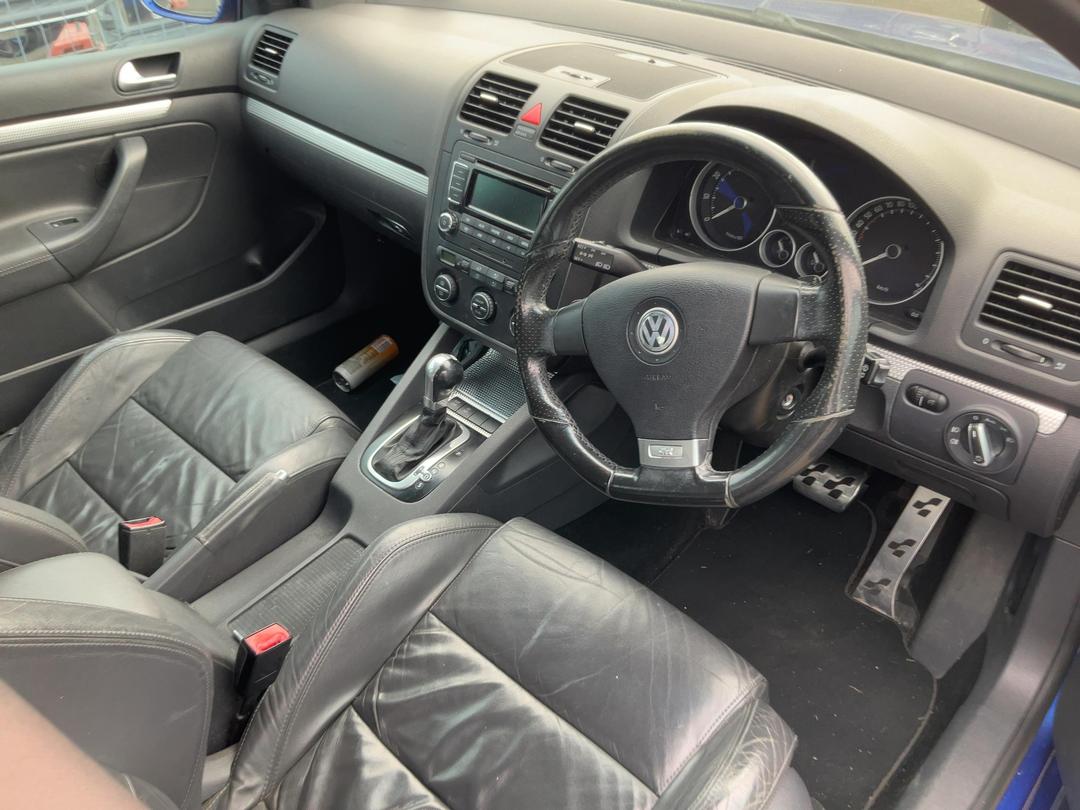 Photo '6' of Volkswagen Golf R32