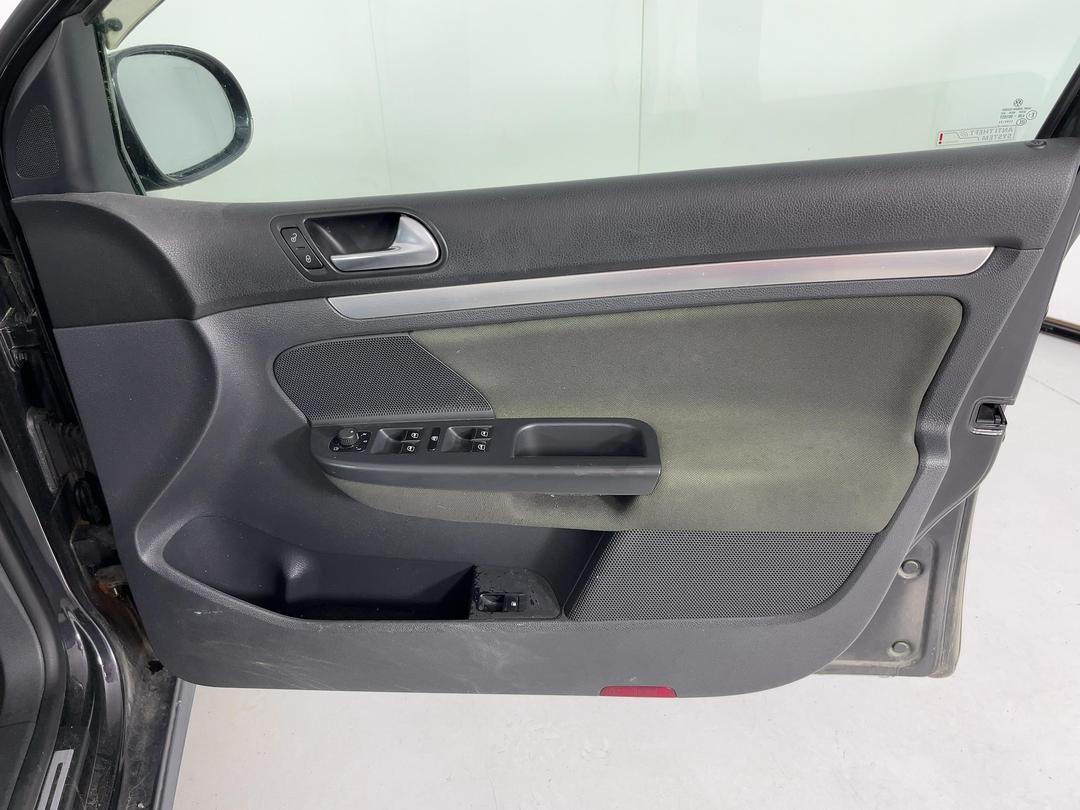 Photo '15' of Volkswagen Golf