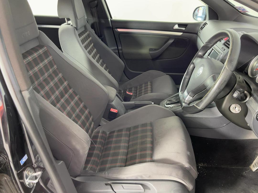 Photo '16' of Volkswagen Golf