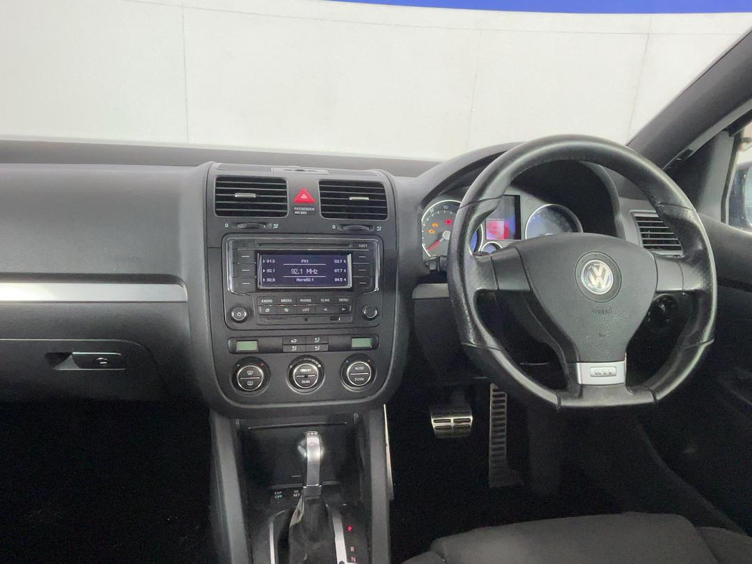 Photo '17' of Volkswagen Golf