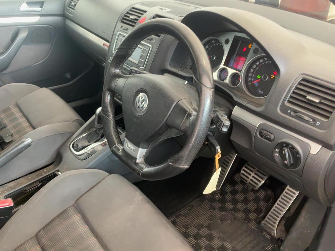 Photo '15' of Volkswagen Golf Photo '15' of Volkswagen Golf