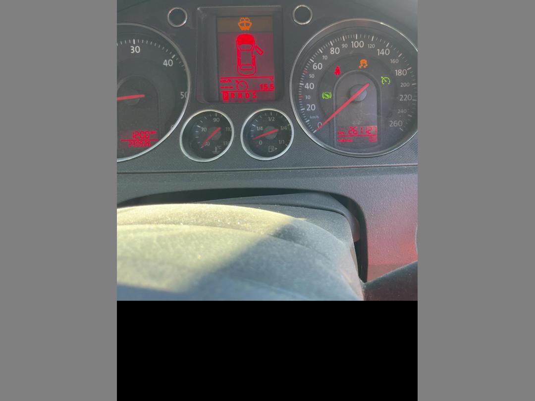Photo '16' of Volkswagen Passat TDI 125KW VAR Photo '16' of Volkswagen Passat TDI 125KW VAR