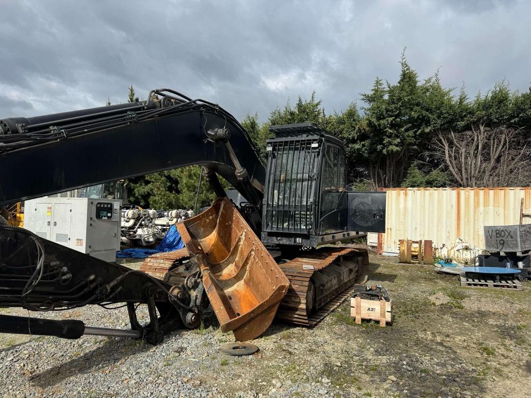 Photo '3' of Volvo EC210C Excavator