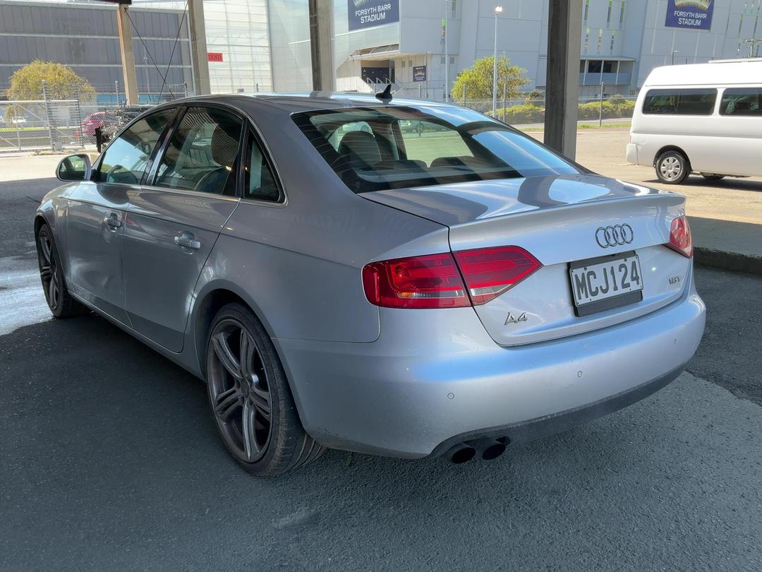 Photo '10' of Audi A4 1.8 Tfsi Photo '10' of Audi A4 1.8 Tfsi