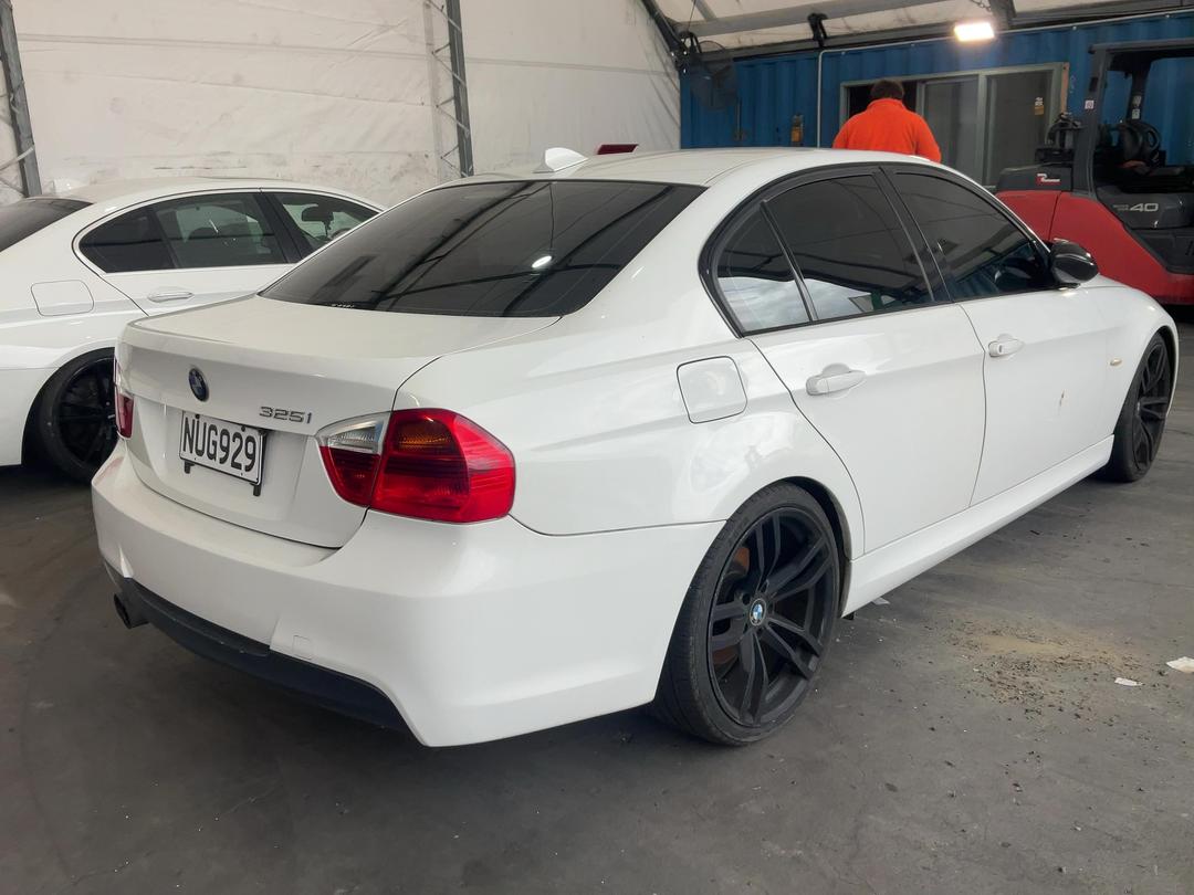 Photo '6' of BMW 3 Series 325I Photo '6' of BMW 3 Series 325I