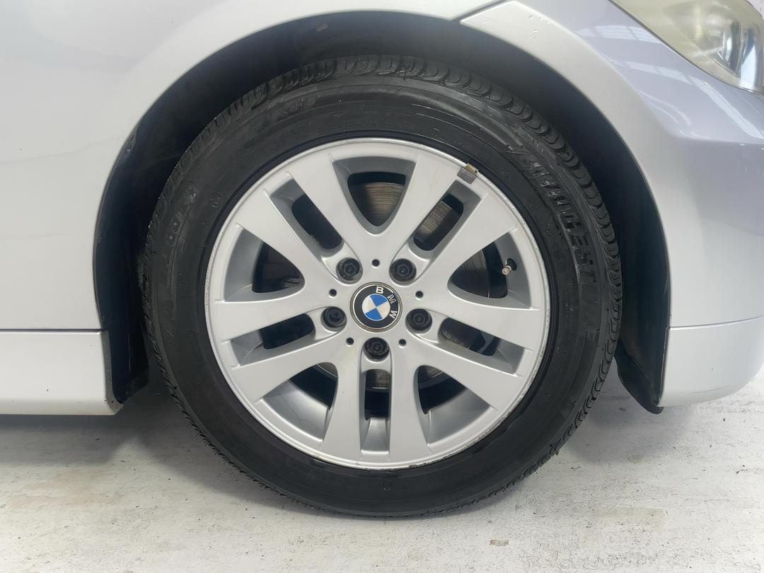 Photo '7' of BMW 3 Series 320I Touring Photo '7' of BMW 3 Series 320I Touring