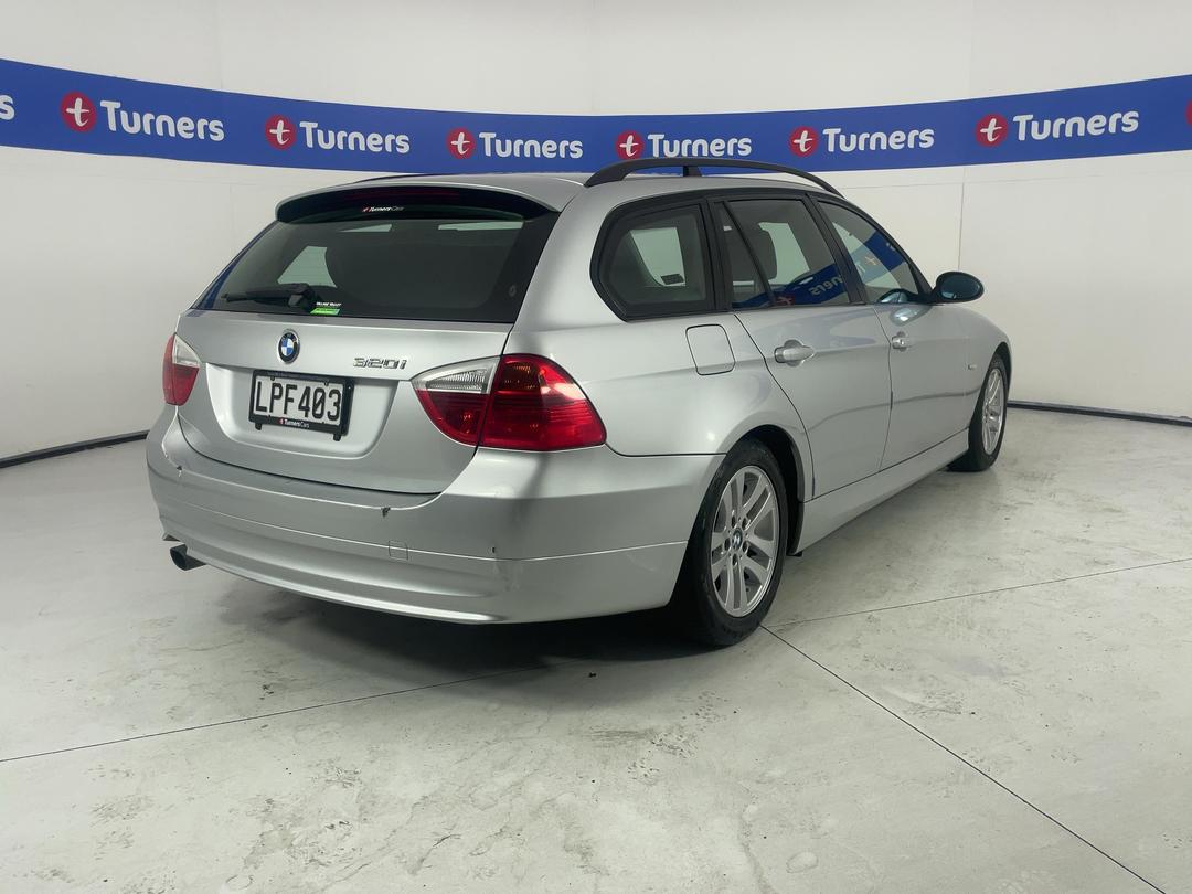 Photo '6' of BMW 3 Series 320I Touring Photo '6' of BMW 3 Series 320I Touring