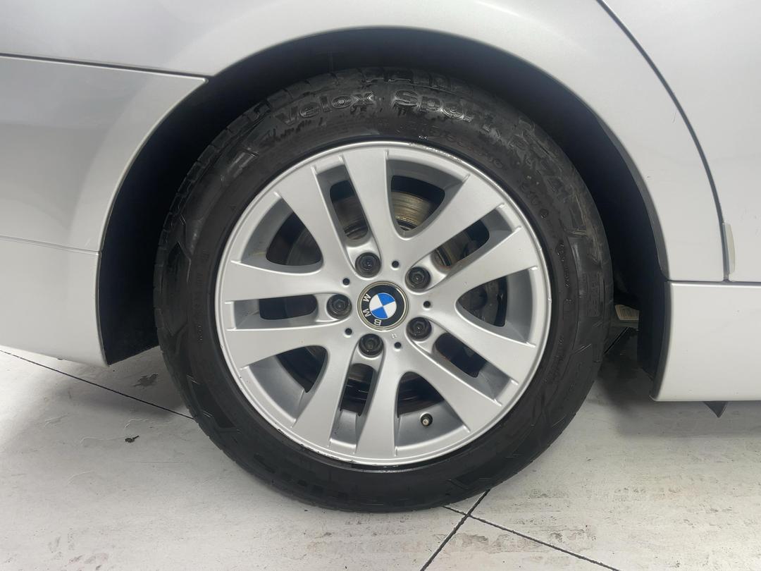 Photo '10' of BMW 3 Series 320I Touring Photo '10' of BMW 3 Series 320I Touring