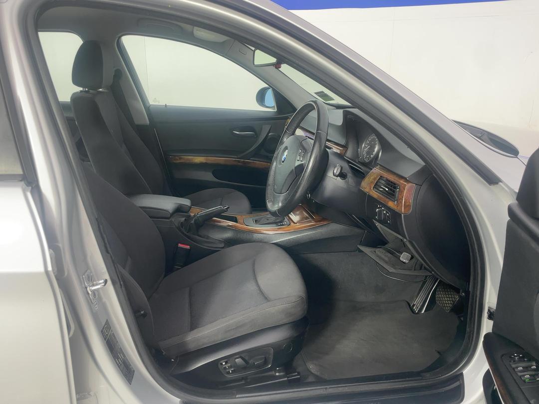 Photo '14' of BMW 3 Series 320I Touring Photo '14' of BMW 3 Series 320I Touring